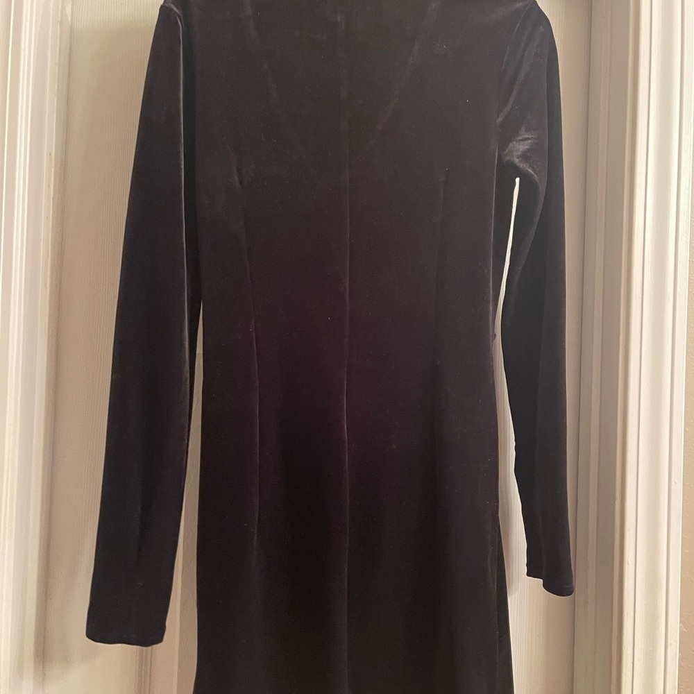 New with tag forever 21 medium velvet dress. - Picture 3 of 3